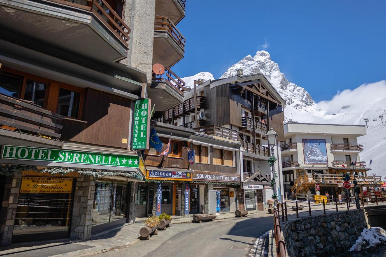 Hotel & Ristorante Serenella Breuil-Cervinia Exterior foto